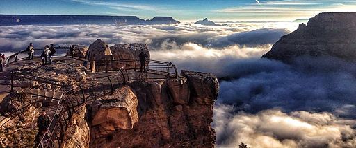 Grand_Canyon_in_fog